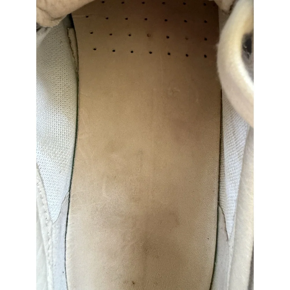 Ecco lace up